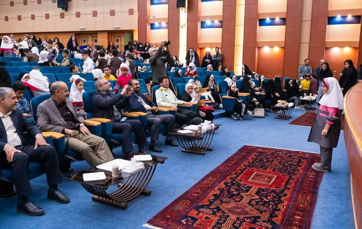 همایش کودکان در اراک