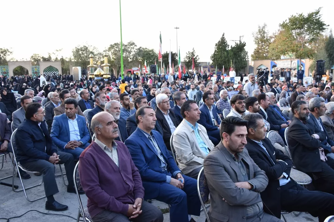 یادواره 2800 شهید شهرستان اراک برگزار شد