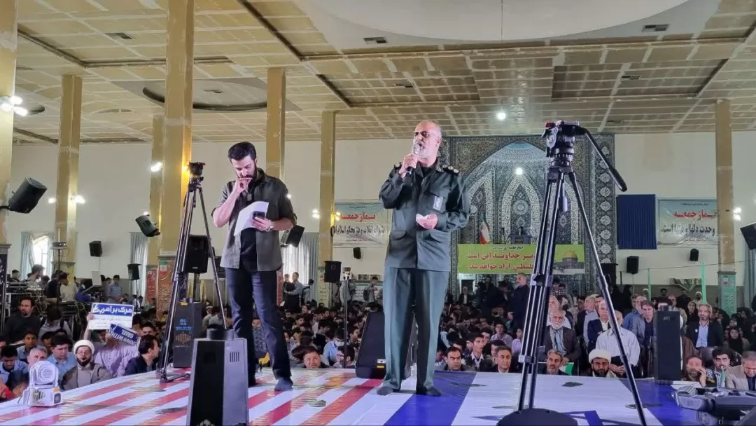 تجمع دانش‌آموزان ساوجی به مناسبت ۱۳ آ‌بان