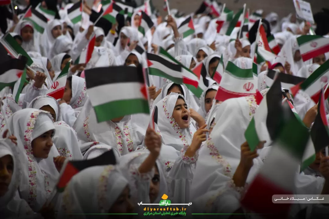 مراسم جشن تکلیف 2500 دانش‌آموزان دختر در اراک