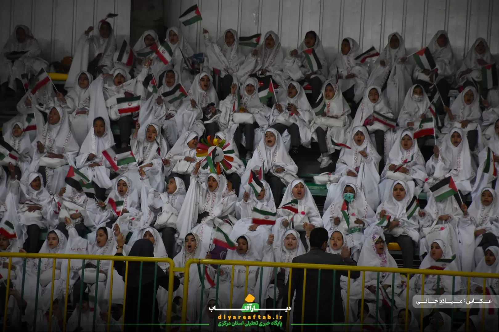 مراسم جشن تکلیف 2500 دانش‌آموزان دختر در اراک