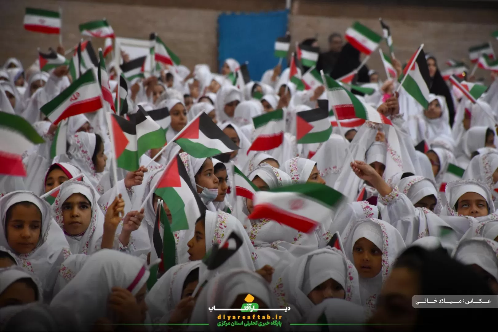 مراسم جشن تکلیف 2500 دانش‌آموزان دختر در اراک