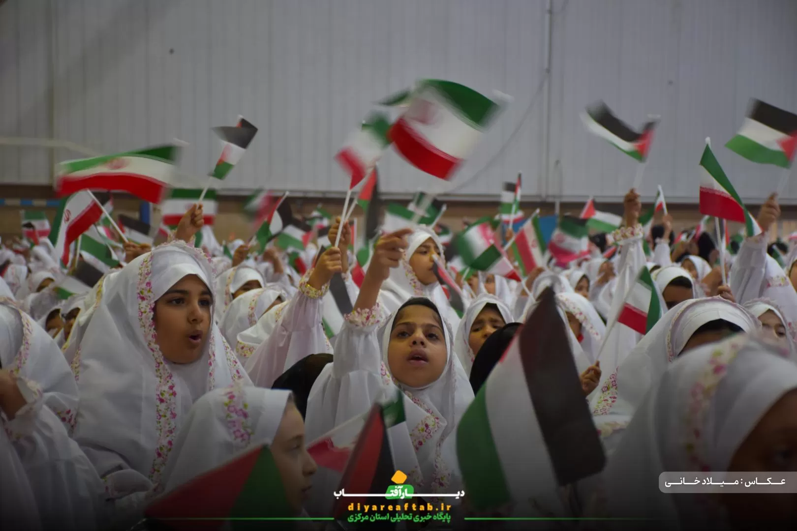 مراسم جشن تکلیف 2500 دانش‌آموزان دختر در اراک
