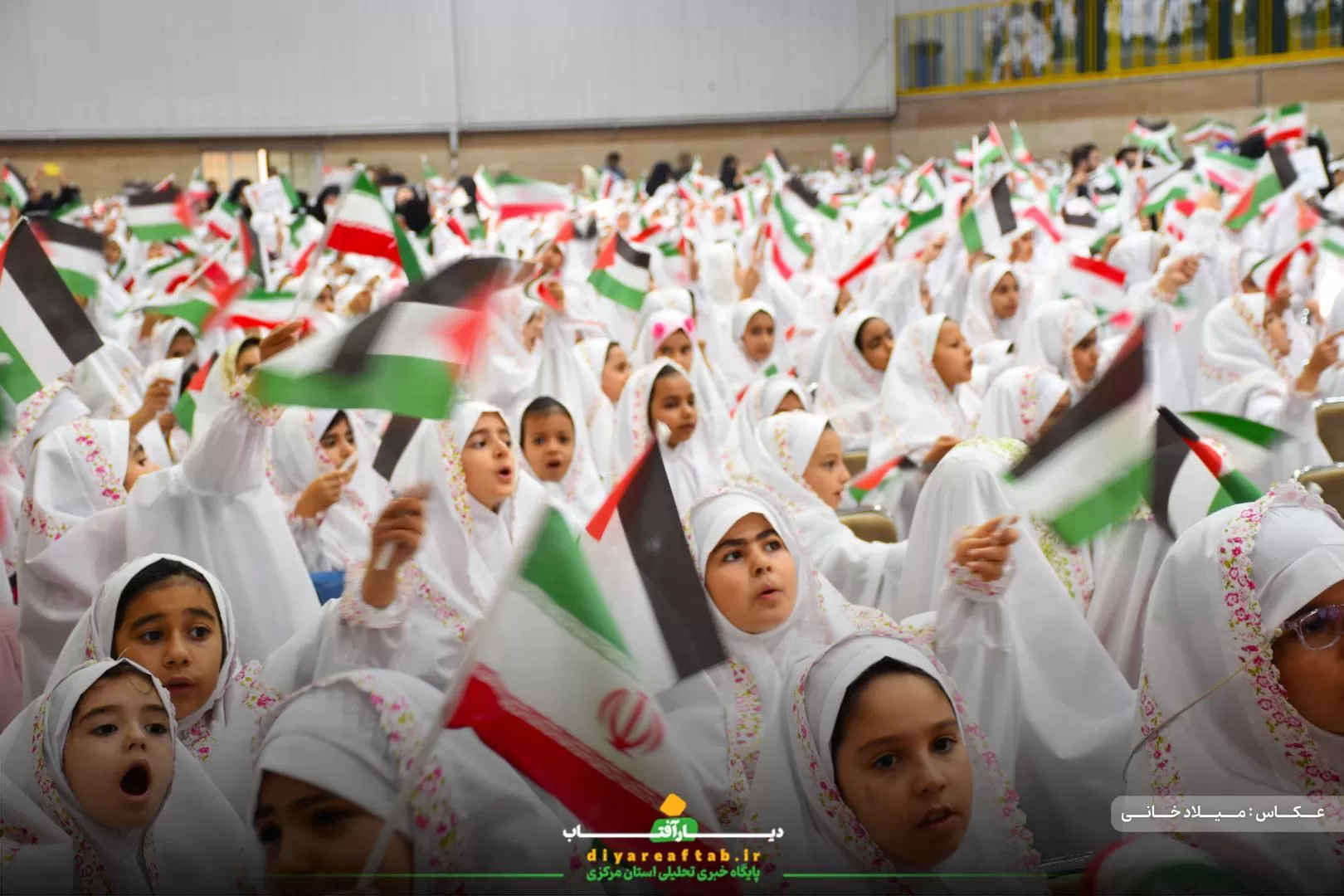 مراسم جشن تکلیف 2500 دانش‌آموزان دختر در اراک