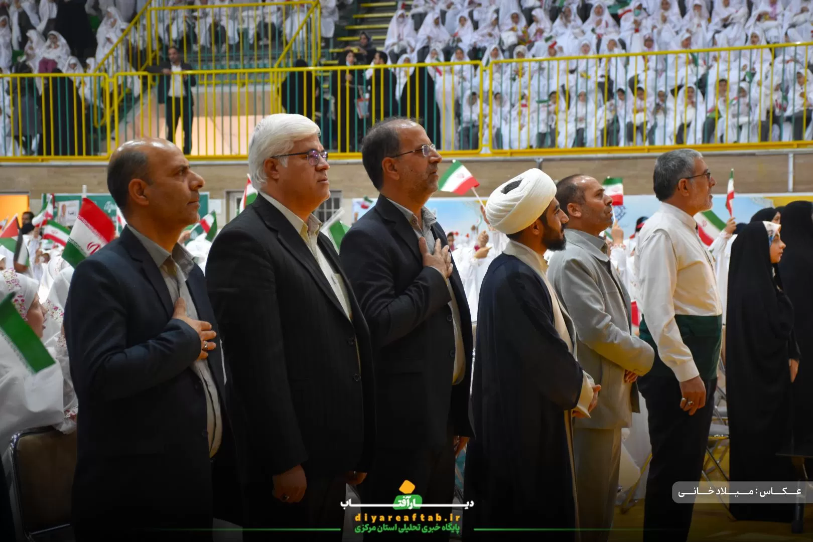 مراسم جشن تکلیف 2500 دانش‌آموزان دختر در اراک