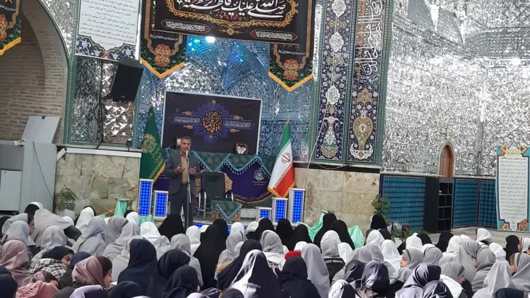 محفل انس با قرآن کریم ویژه دختران ساوجی