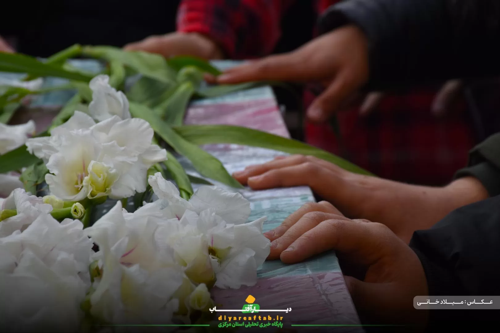 تشییع پیکر شهید گمنام در دبیرستان حاج‌کاظمی اراک