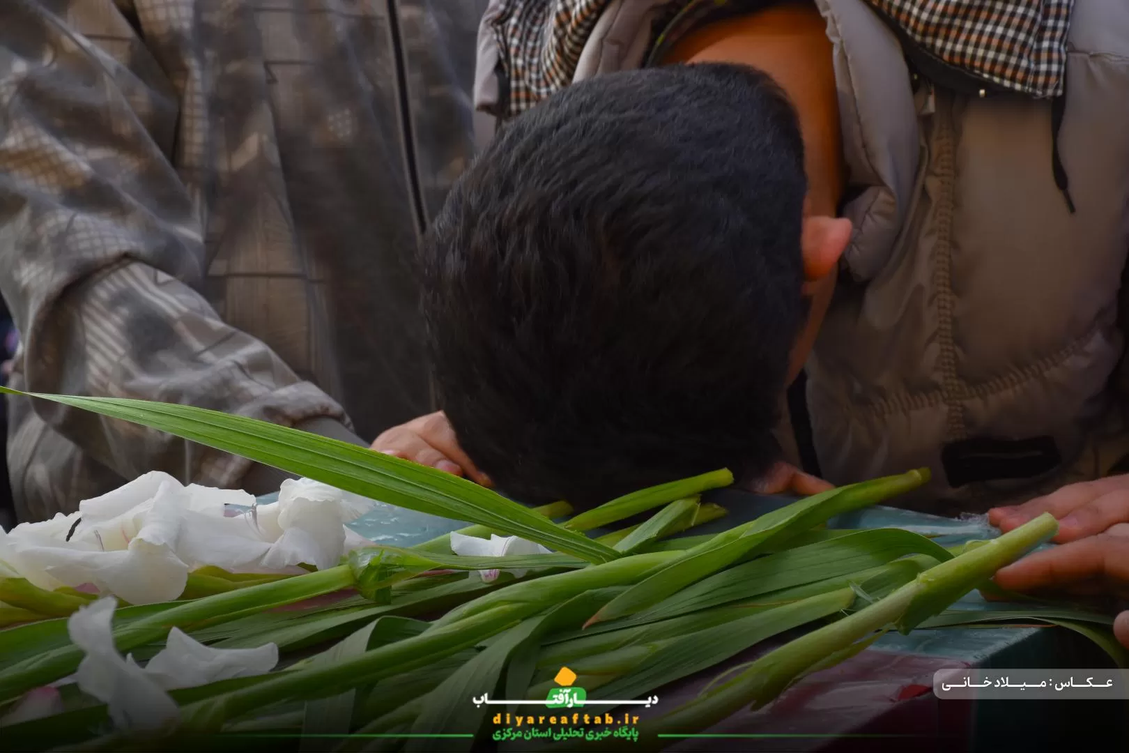 تشییع پیکر شهید گمنام در دبیرستان حاج‌کاظمی اراک