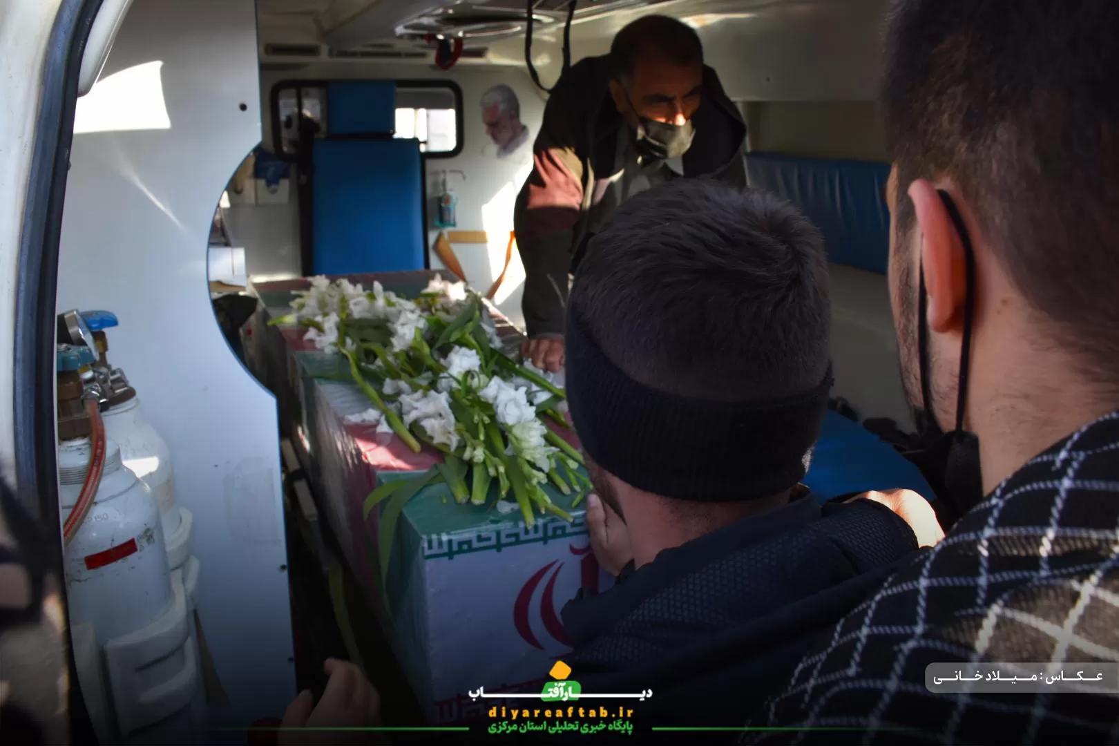 تشییع پیکر شهید گمنام در دبیرستان حاج‌کاظمی اراک