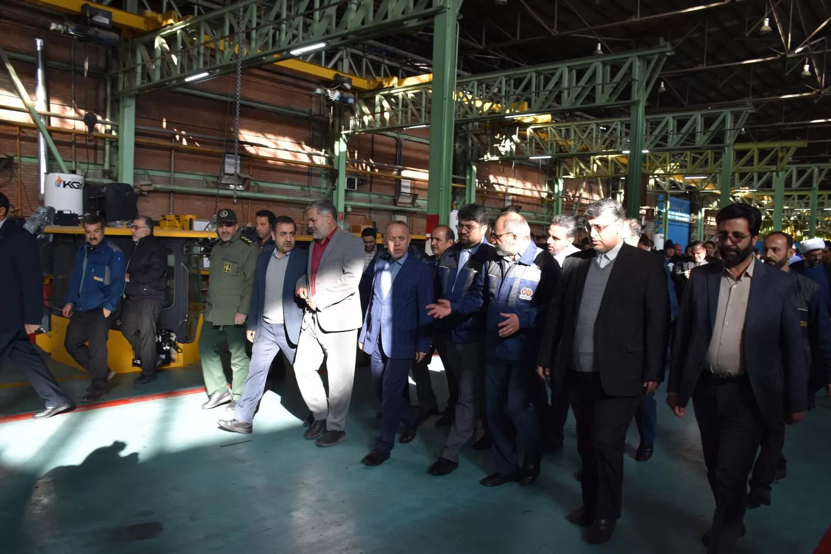 رونمایی بیل هیدرولیک ۷۵ تنی در هپکو