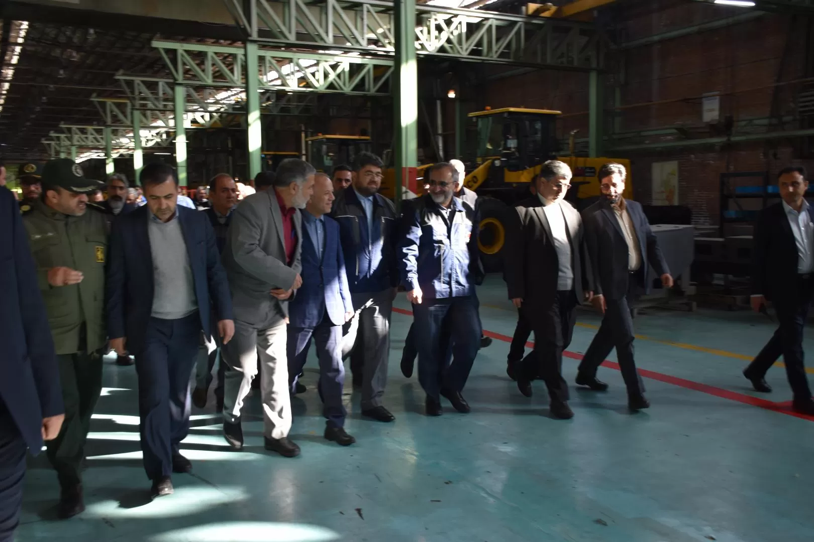 رونمایی بیل هیدرولیک ۷۵ تنی در هپکو