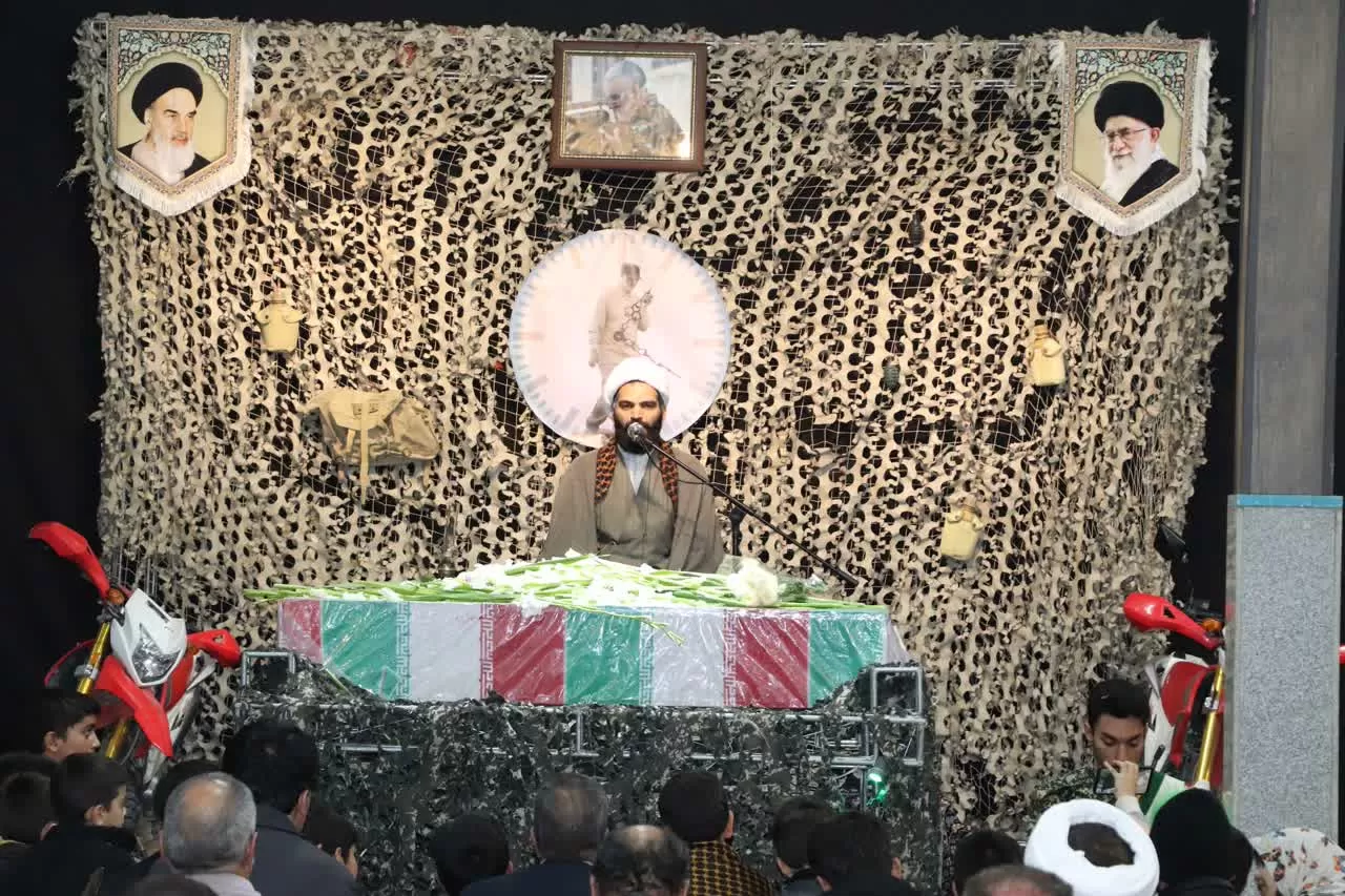 تشییع باشکوه شهید گمنام در شازند