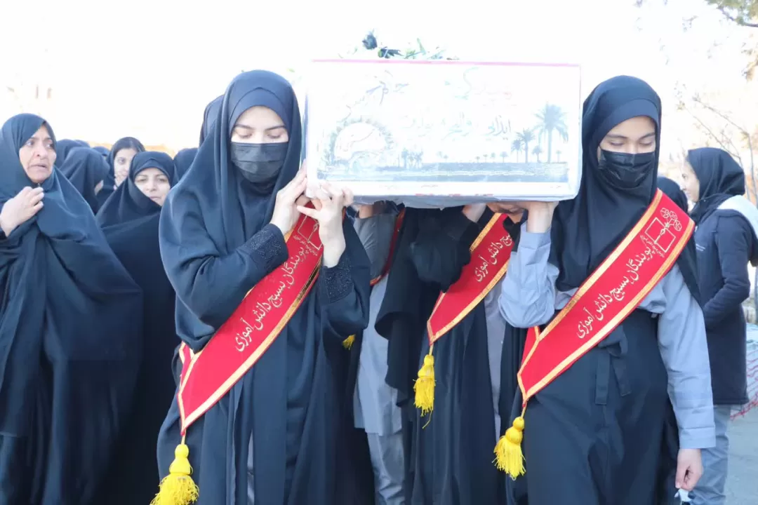 تشییع باشکوه شهید گمنام در شازند