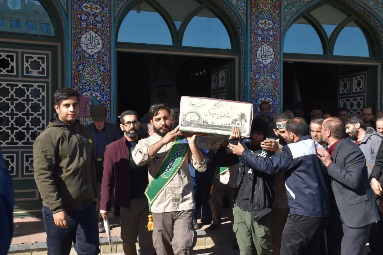 تشییع شهید گمنام در اراک به صورت خودرویی