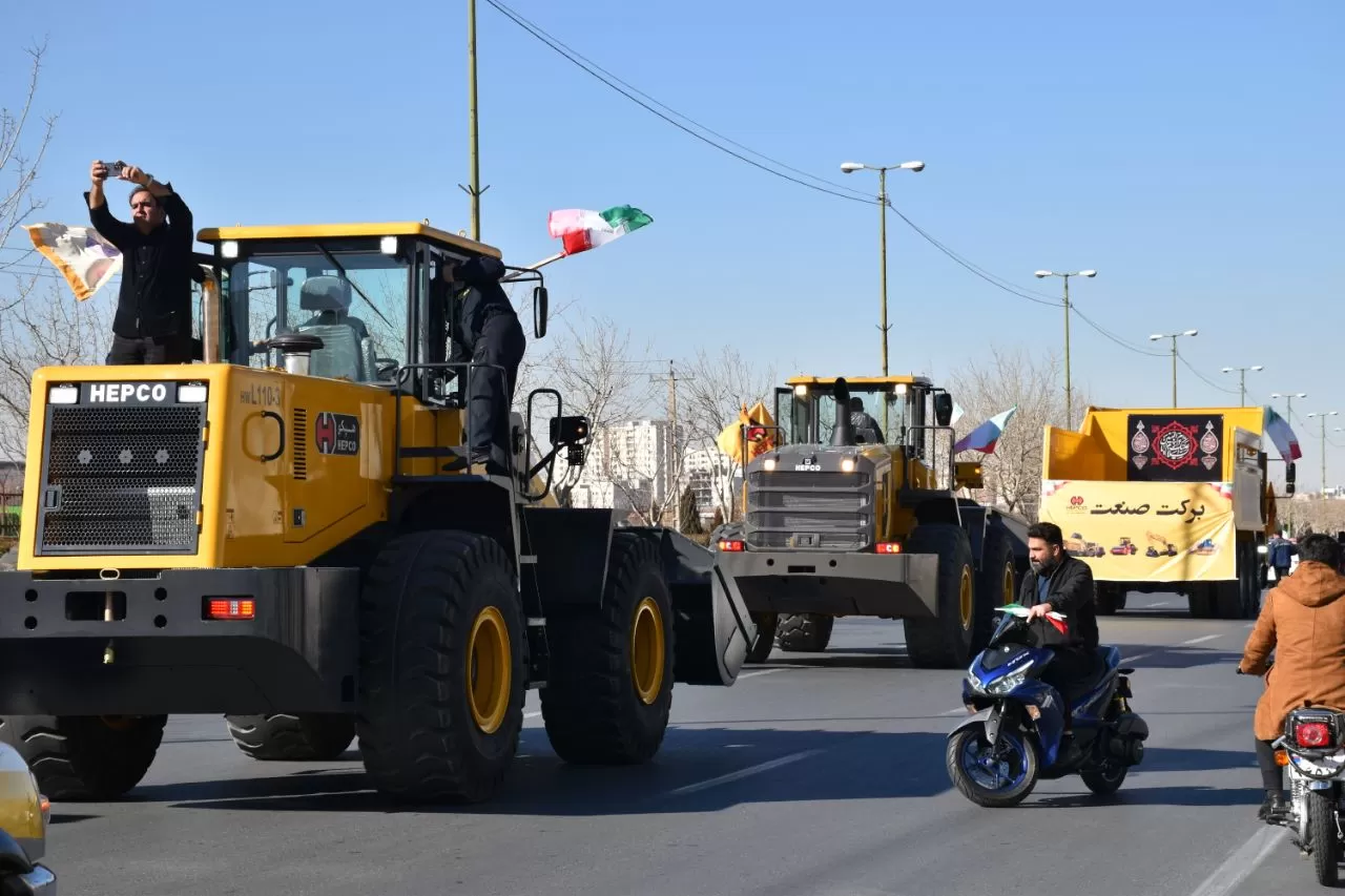 تشییع شهید گمنام در اراک به صورت خودرویی