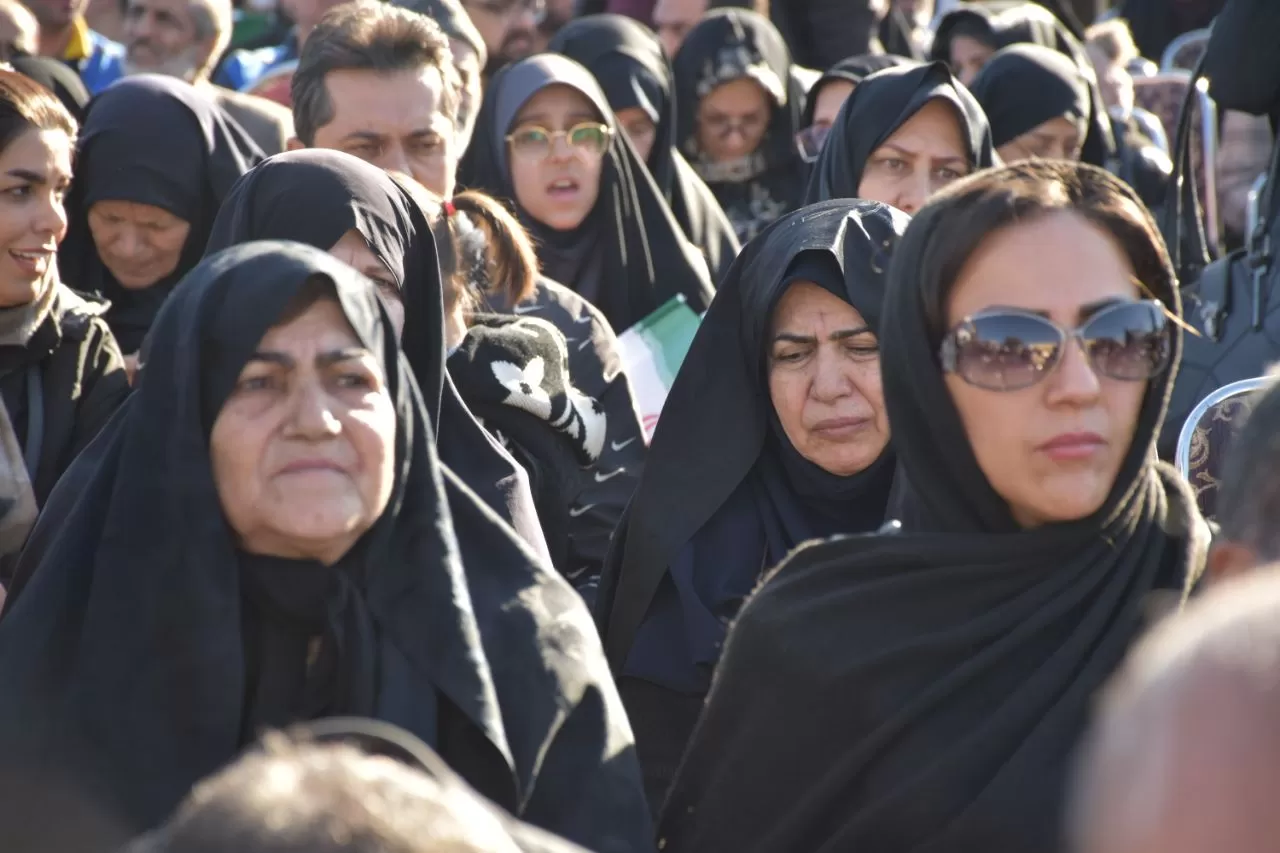 تشییع شهید گمنام در اراک به صورت خودرویی