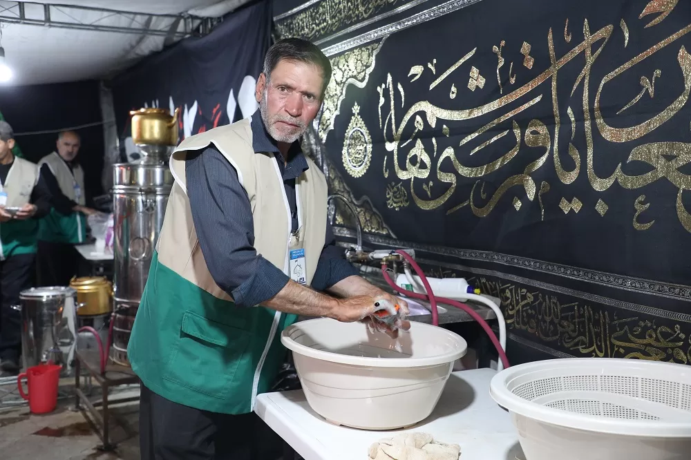 ارائه خدمات موکب «امام رضا(ع)» در اراک