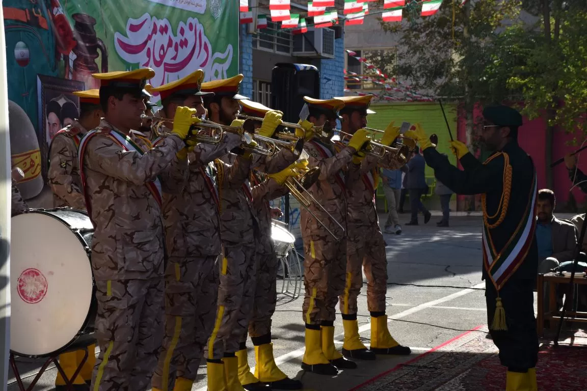 آئین نواختن زنگ مهر مقاومت در اراک