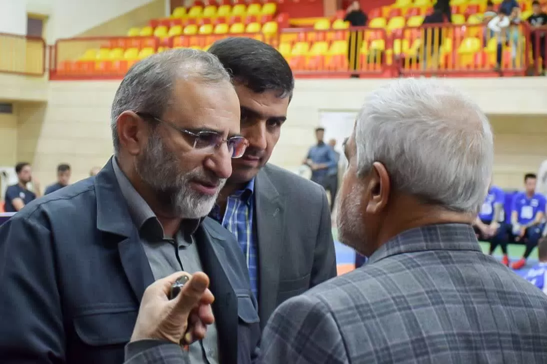 بازدید استاندار مرکزی از اردوی تیم ملی والیبال