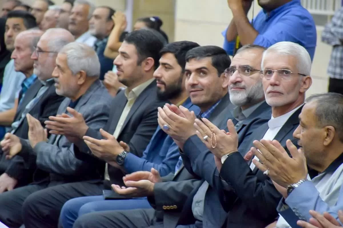 بازدید استاندار مرکزی از اردوی تیم ملی والیبال