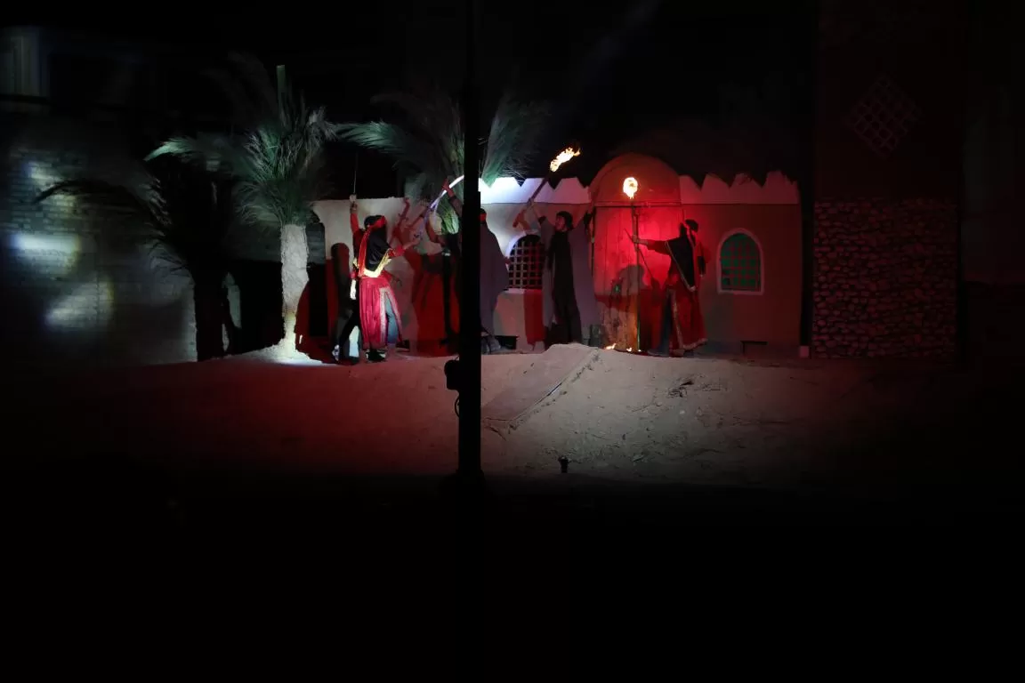 نمایش بزرگ «به آیینه نگاه کن»