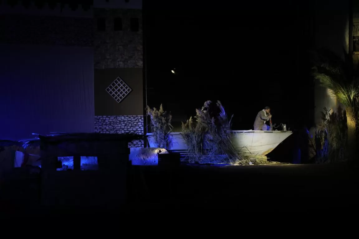 نمایش بزرگ «به آیینه نگاه کن»