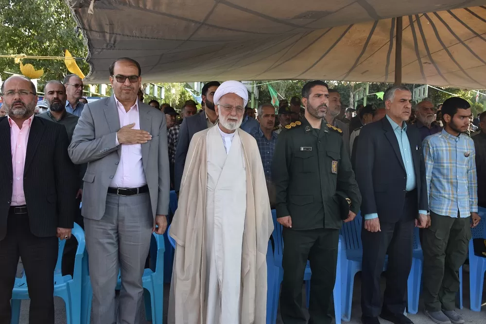 آئین عطرافشانی و گلباران قبور مطهر شهدای اراک
