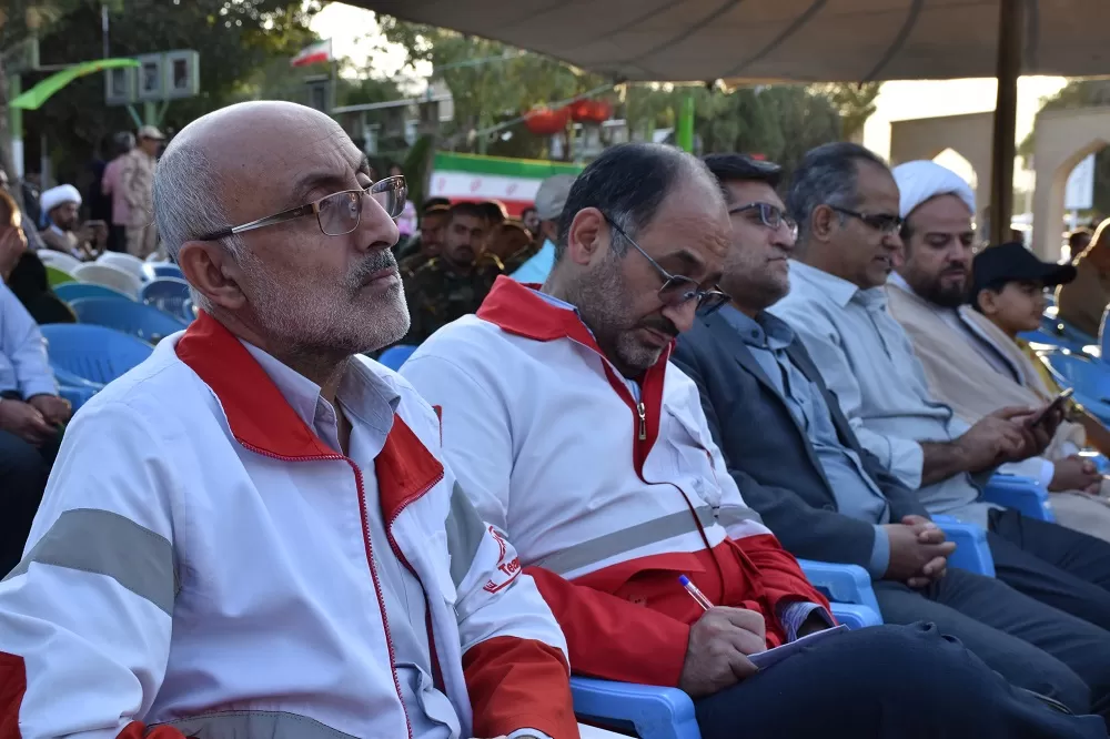 آئین عطرافشانی و گلباران قبور مطهر شهدای اراک
