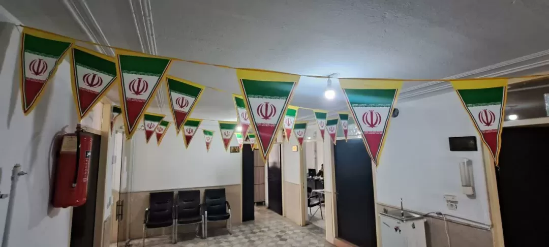 فضا‌سازی ایام الله دهه فجر در ادارات ساوه
