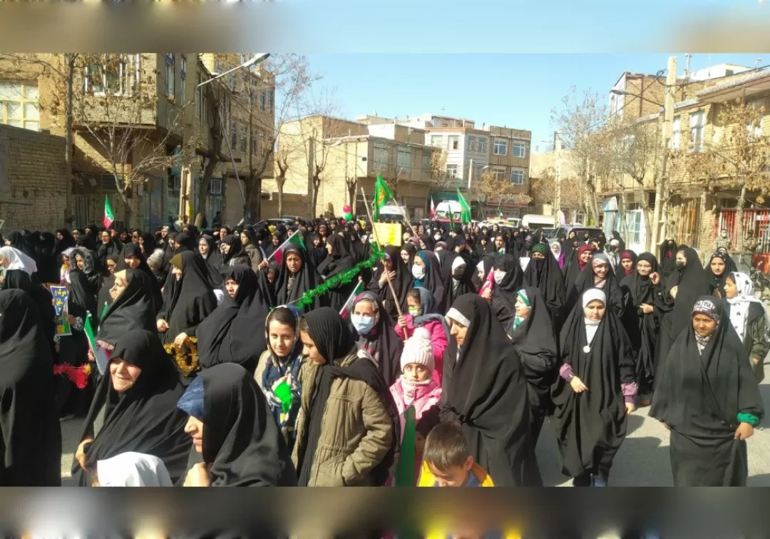 حضور گسترده مردم خنداب در راهپیمایی22 بهمن