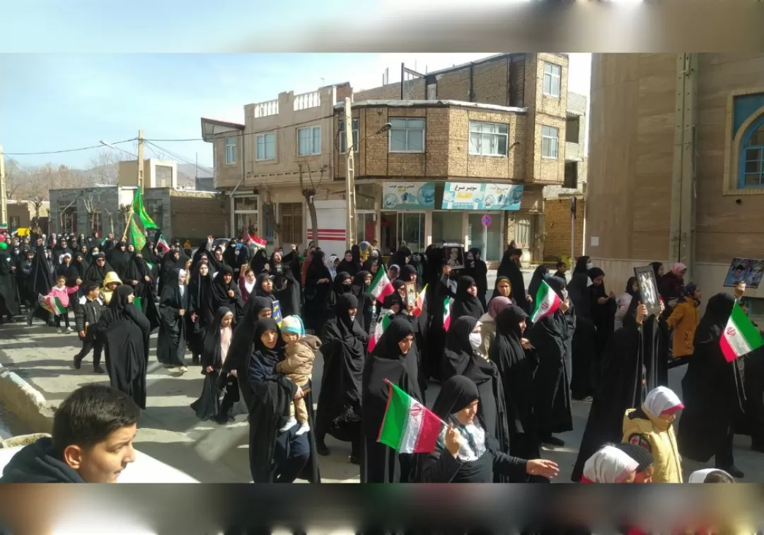 حضور گسترده مردم خنداب در راهپیمایی22 بهمن