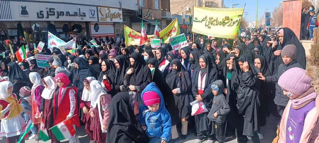 شکوه تماشایی راهپیمایی ۲۲بهمن کمیجان