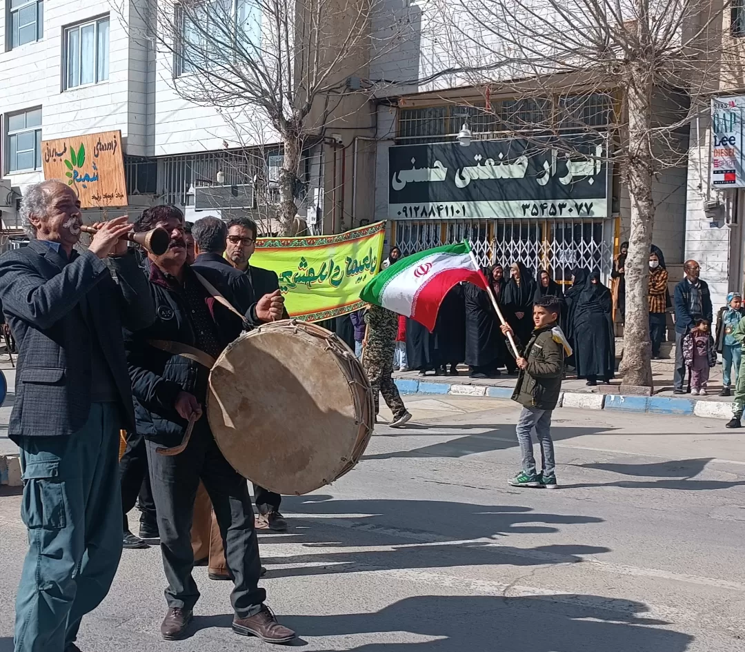 شکوه تماشایی راهپیمایی ۲۲بهمن کمیجان
