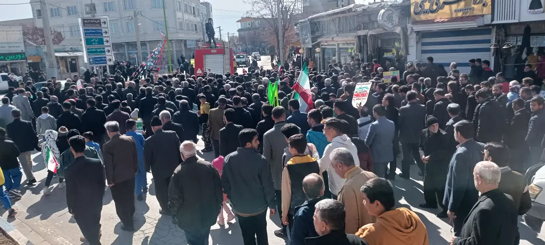 شکوه تماشایی راهپیمایی ۲۲بهمن کمیجان