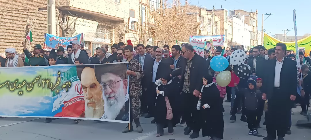 شکوه تماشایی راهپیمایی ۲۲بهمن کمیجان