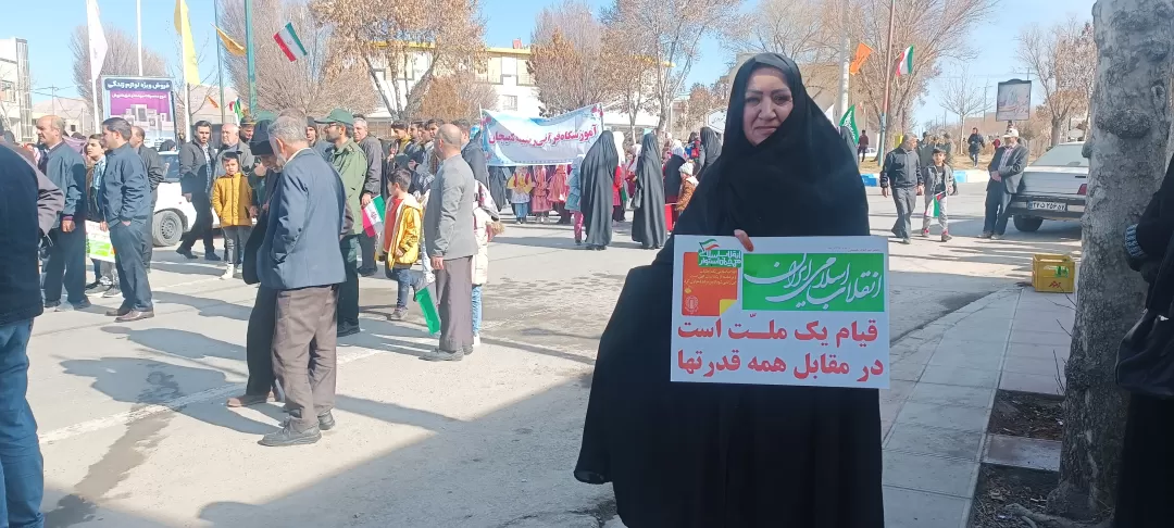 شکوه تماشایی راهپیمایی ۲۲بهمن کمیجان