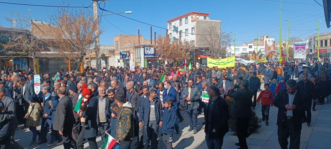 شکوه تماشایی راهپیمایی ۲۲بهمن کمیجان