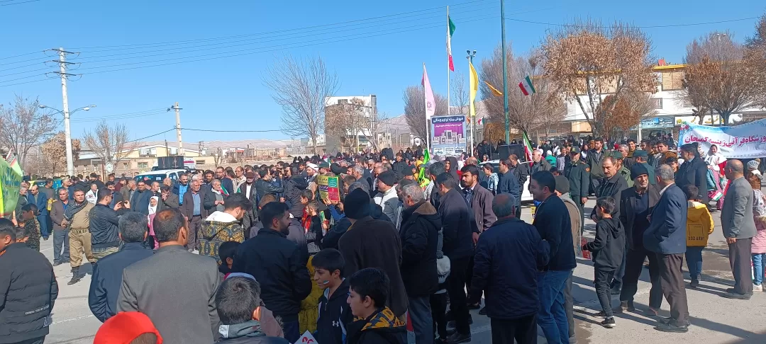 شکوه تماشایی راهپیمایی ۲۲بهمن کمیجان