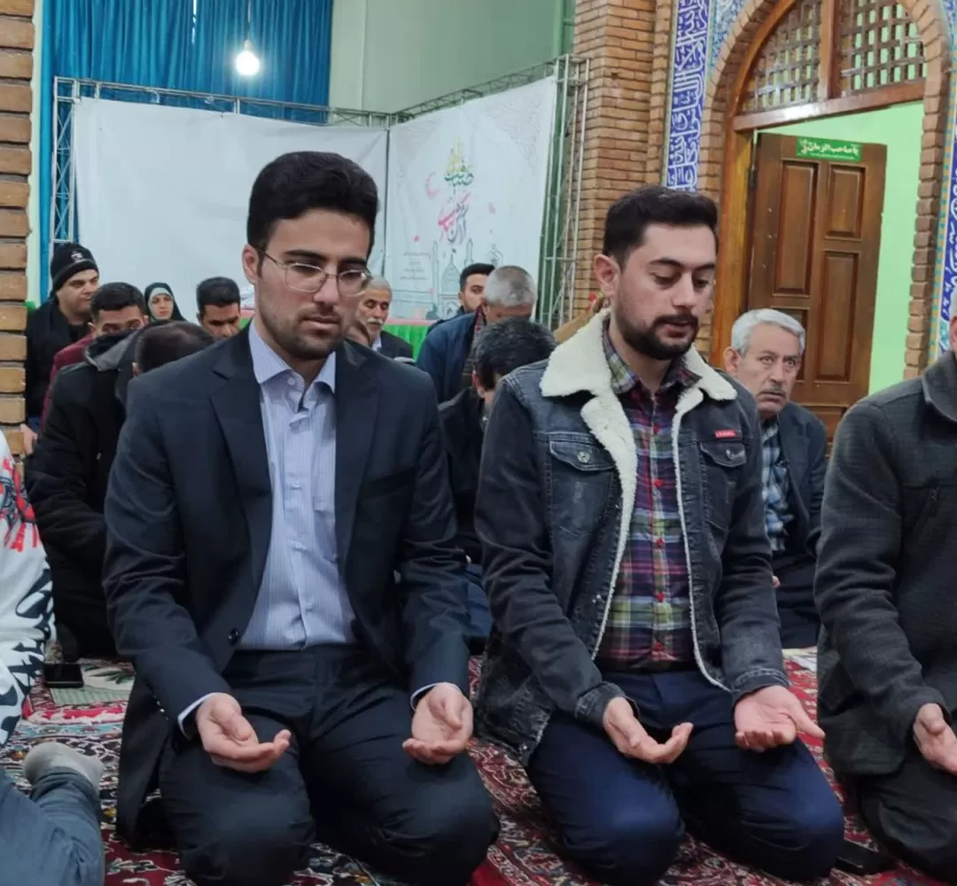 لحظه تحویل سال ۱۴۰3 در امامزاده ذلفآباد فراهان