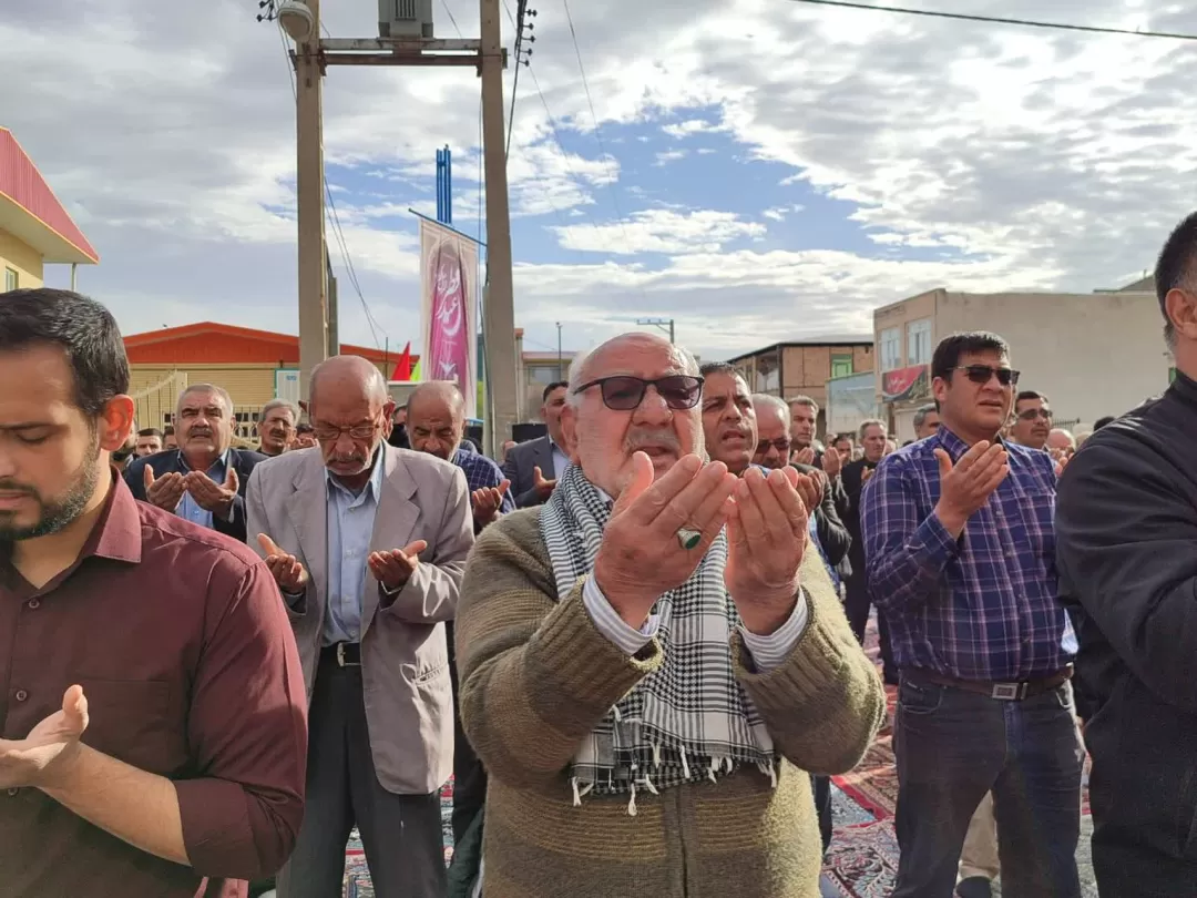 نماز عید بندگی در فراهان برگزار شد