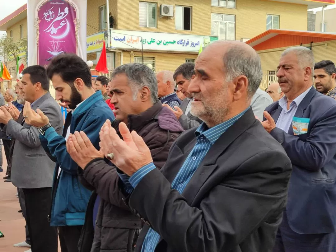 نماز عید بندگی در فراهان برگزار شد