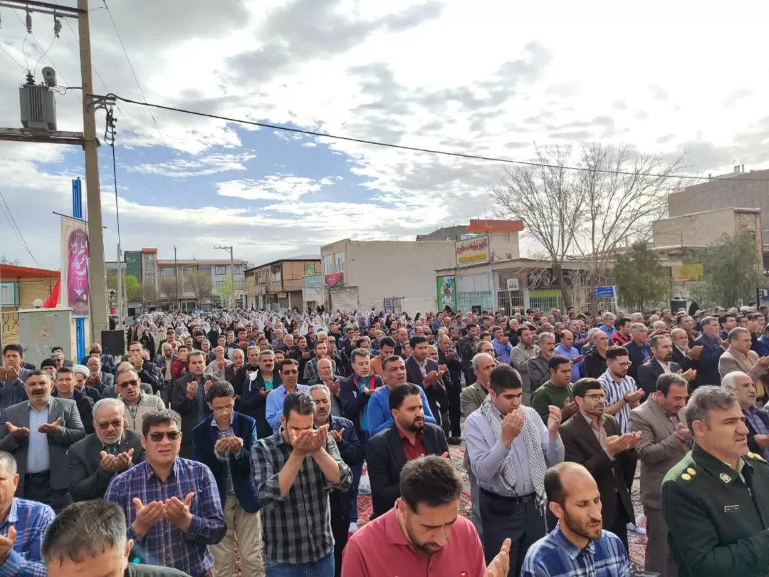 نماز عید بندگی در فراهان برگزار شد
