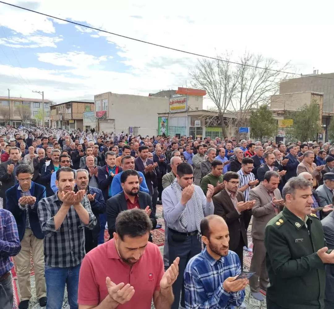 نماز عید بندگی در فراهان برگزار شد
