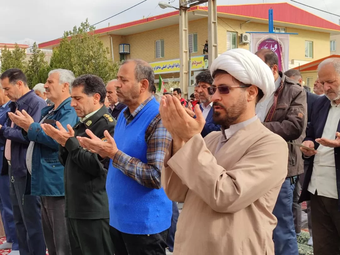 نماز عید بندگی در فراهان برگزار شد