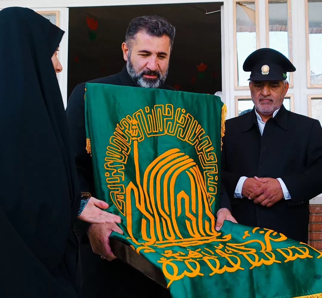 عطر رضوی بین دانشآموزان کمیجان پیچیده شد