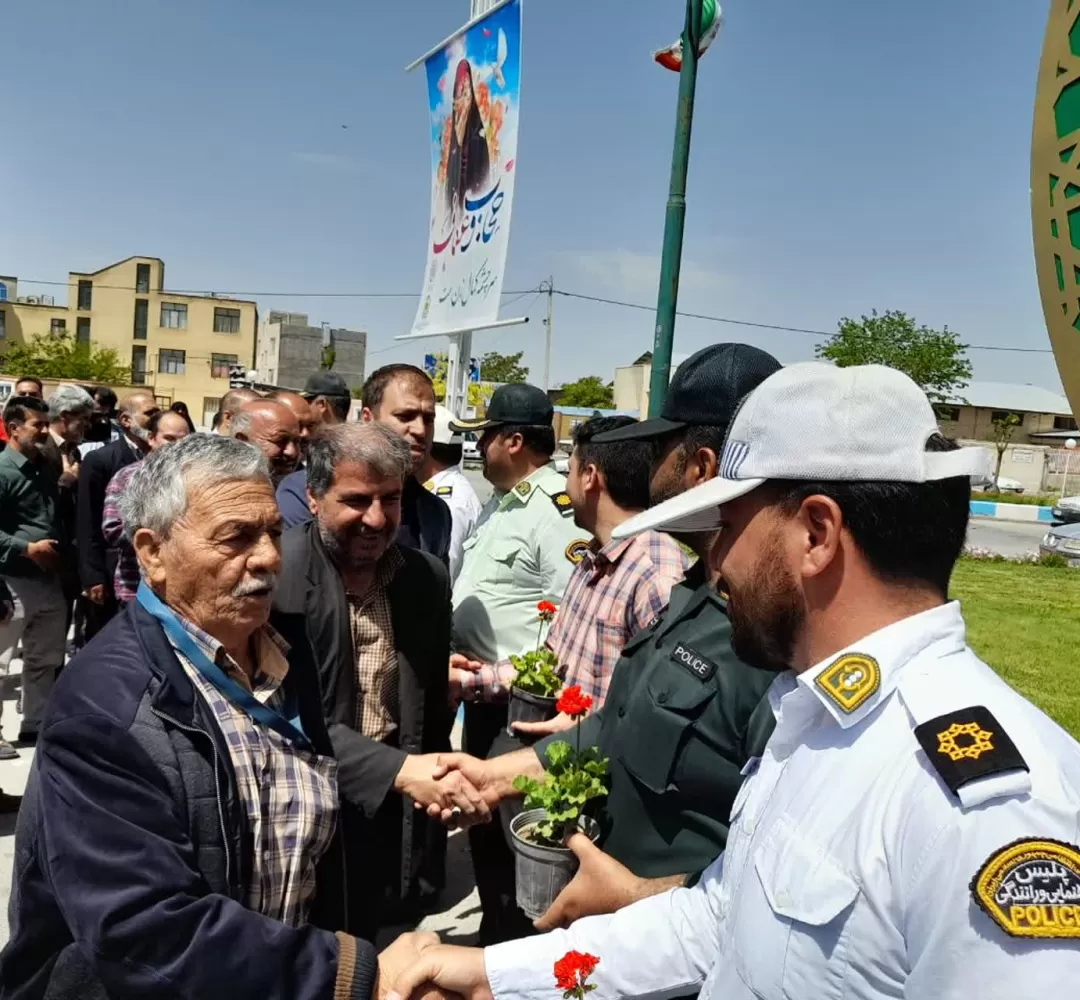 اجتماع مردم فراهان در حمایت از فراجا
