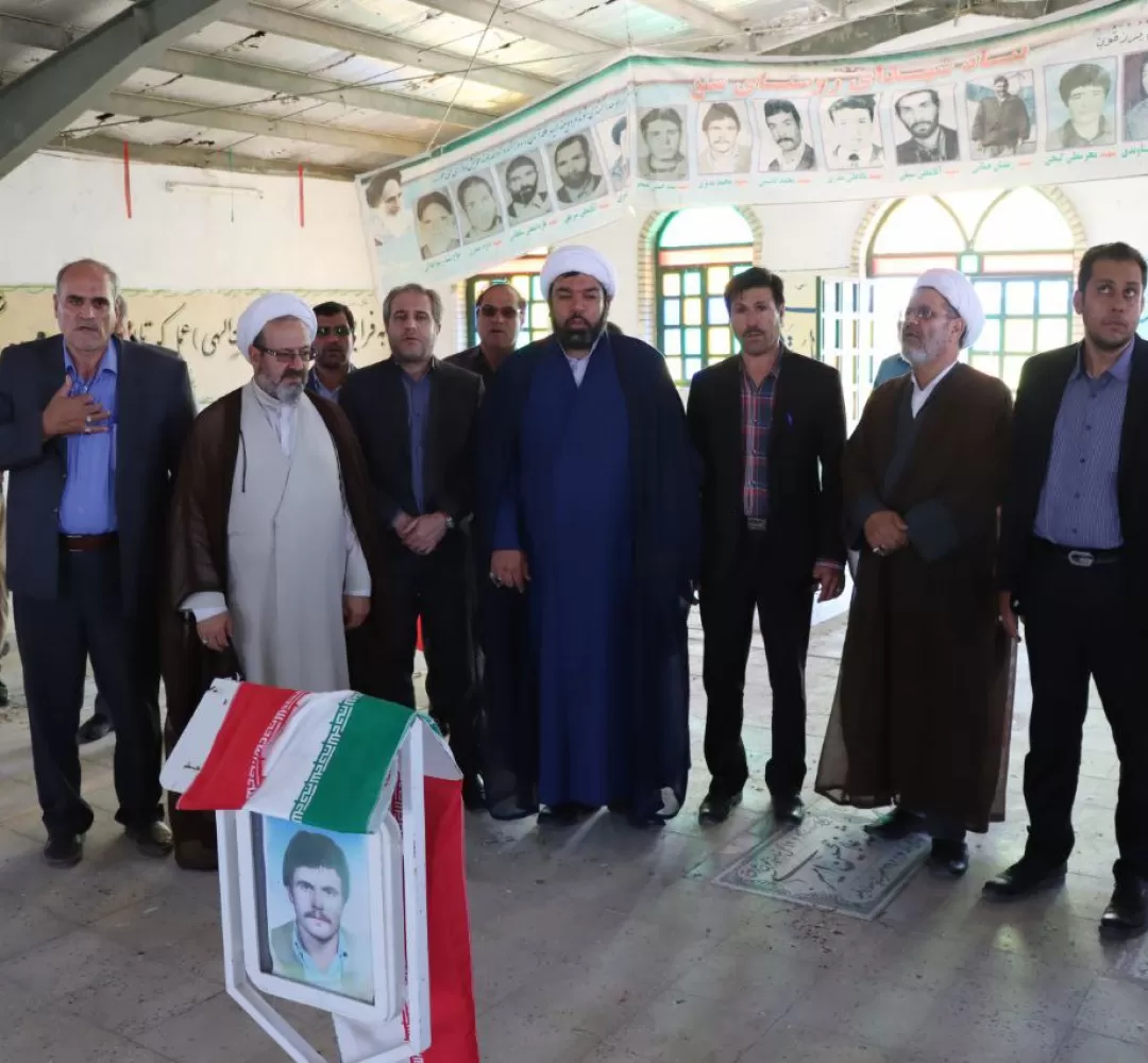 مسئولان ساوه با شهدا تجدید میثاق کردند
