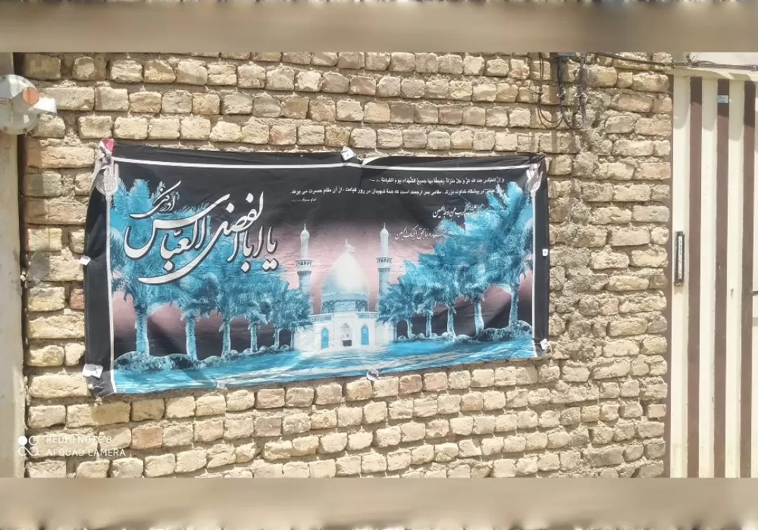 نصب پرچم عزای حسینی در شهر خنداب