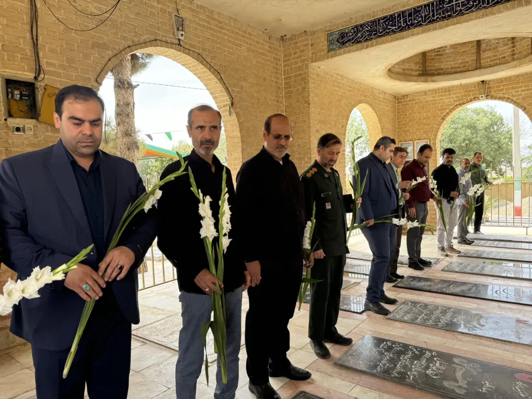 دیدار و تجدید میثاق با شهدا