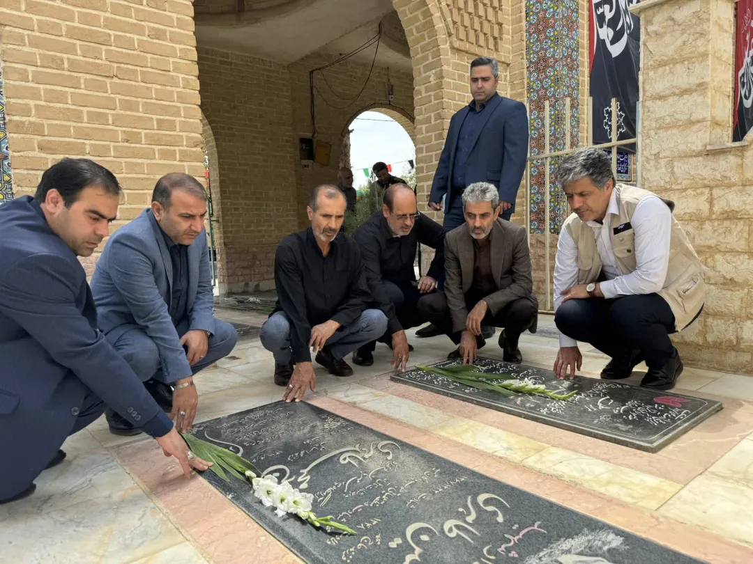 دیدار و تجدید میثاق با شهدا